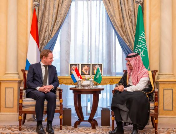 فيصل بن فرحان يبحث العلاقات الثنائية مع نظيره الهولندي