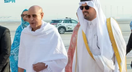 الرئيس الموريتاني يصل جدة لأداء مناسك العمرة