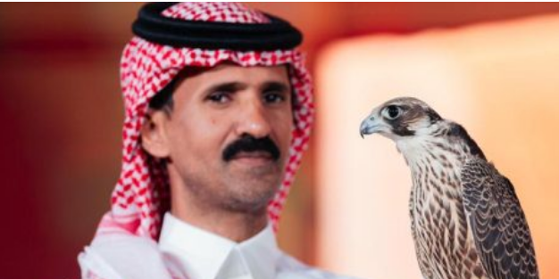 شقيقان يكسبان 335 ألف ريال من طرح الشواهين في مزاد نادي الصقور