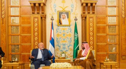 ولي العهد يلتقي رئيس وزراء جمهورية كوبا