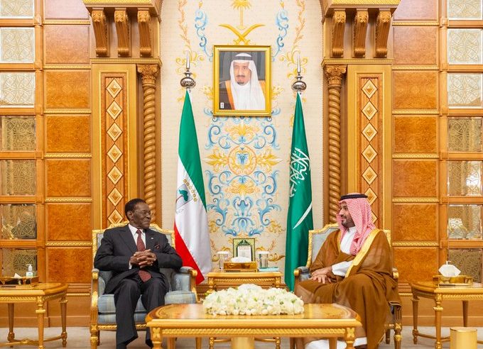 ولي العهد يلتقي برئيس جمهورية غينيا الاستوائية