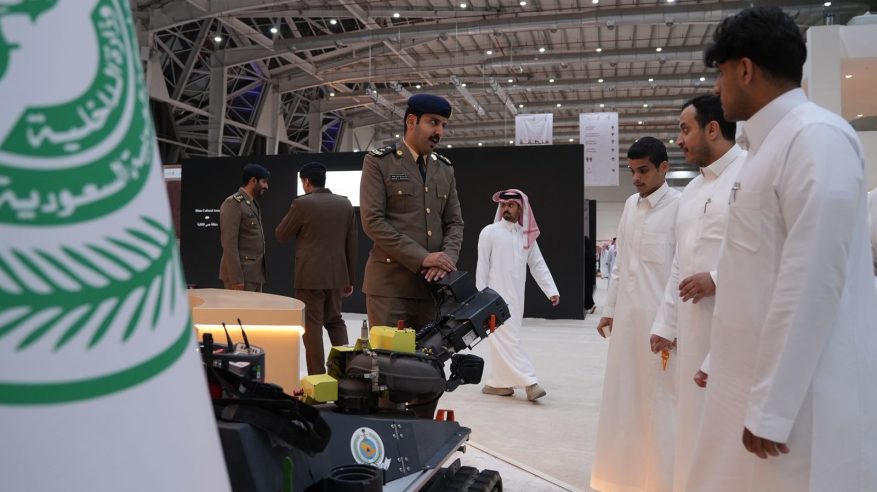 المدني يشارك ضمن جناح الداخلية في معرض الصقور والصيد السعودي الدولي 2025