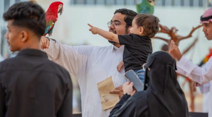 أنشطة وتجارب تفاعلية تجذب العائلات في معرض الصقور والصيد