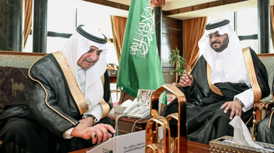 فهد بن سلطان يُدشِّن موسم التشجير الوطني 2025 بالمنطقة