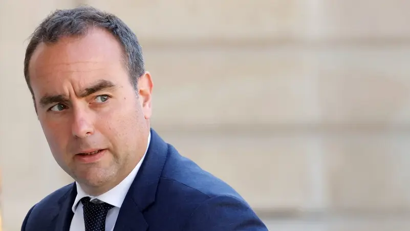 رئيس وزراء فرنسا المستقيل: حكومة جديد خلال 48 ساعة