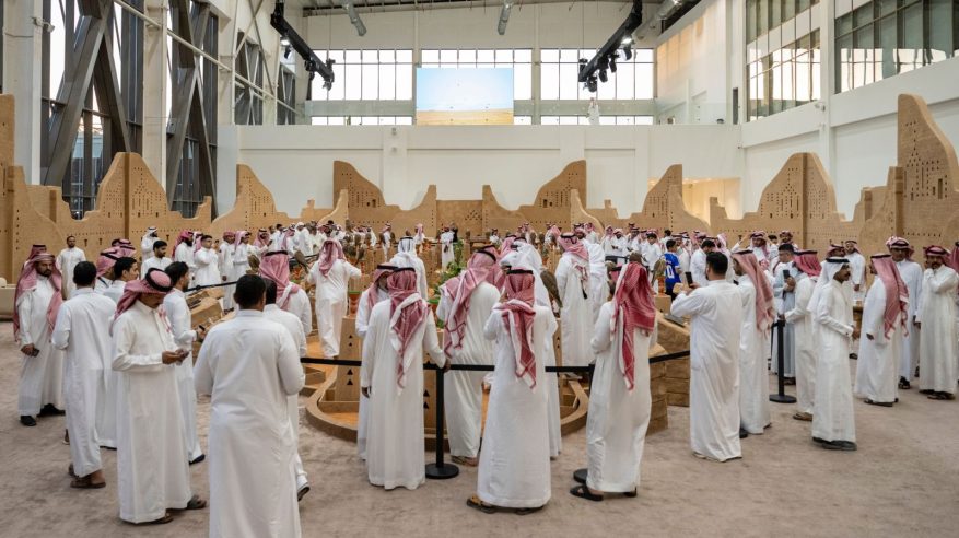 أكثر من 300 ألف زائر لمعرض الصقور والصيد السعودي الدولي 2025