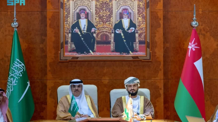 السعودية وسلطنة عمان توقعان مذكرة تفاهم في مجال الأوقاف