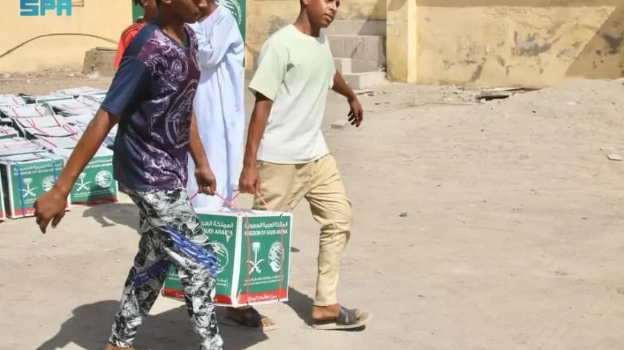 سلمان للإغاثة يوزّع 515 سلة غذائية في بورتسودان السودانية 