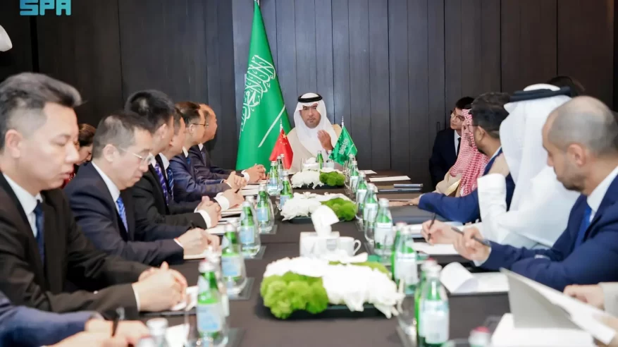 وزير البلديات والإسكان يبحث في بكين تعزيز الشراكات السعودية – الصينية
