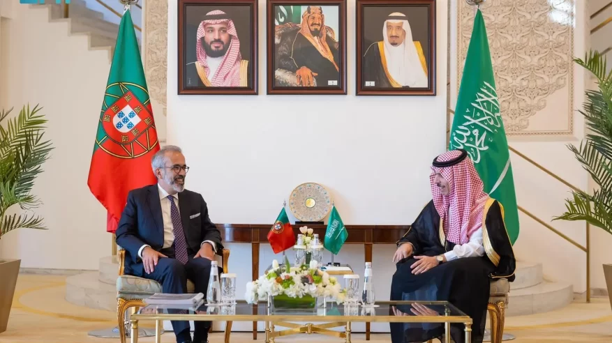 فيصل بن فرحان يبحث العلاقات الثنائية وسبل تعزيزها مع نظيره البرتغالي