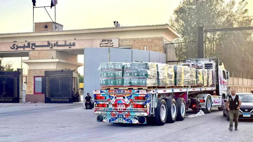 مساعدات إنسانية سعودية جديدة تعبر منفذ رفح إلى قطاع غزة