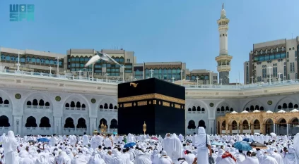 خطيب المسجد الحرام يستعرض دروس قصة أصحاب الكهف