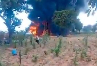 فيديو.. مقتل 36 شخصًا بانفجار صهريج وقود في نيجيريا