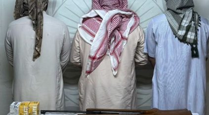 القبض على 3 مخالفين بحوزتهم أسلحة وذخائر و10 كائنات فطرية بمحمية الملك عبدالعزيز