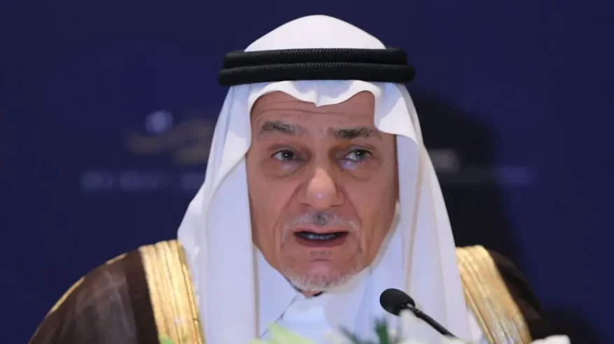 كرسي د. المهنا يدشن الجلسات الحوارية بلقاء الأمير تركي الفيصل