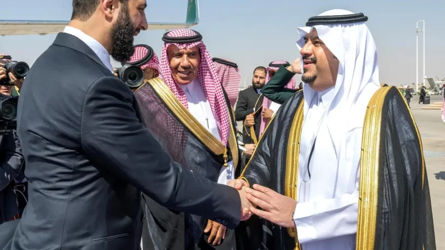 الرئيس السوري يصل إلى الرياض ومحمد بن عبدالرحمن في مقدمة مستقبليه