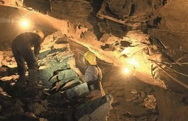 قتلى جراء انهيار منجم في إسبانيا