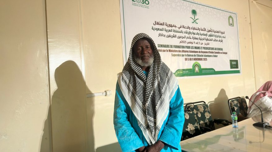 داعية يقطع 500 كيلومتر للمشاركة في دورة علمية تنفذها “الشؤون الإسلامية” بالسنغال