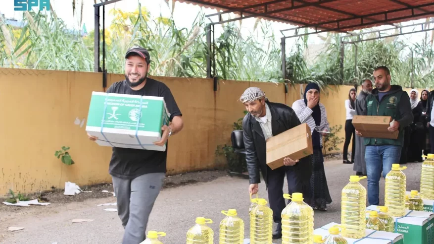 سلمان للإغاثة يوزّع 882 سلة غذائية و882 كرتون تمر في لبنان