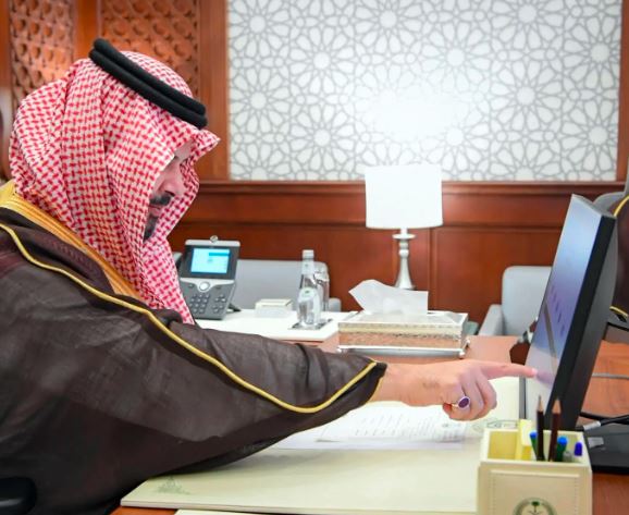 تدشين مشروع “الحافلة الذكية المتنقلة” بالمدينة المنورة