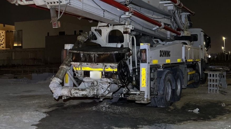 ضبط مقيم لتفريغه مواد خرسانية في الشرقية