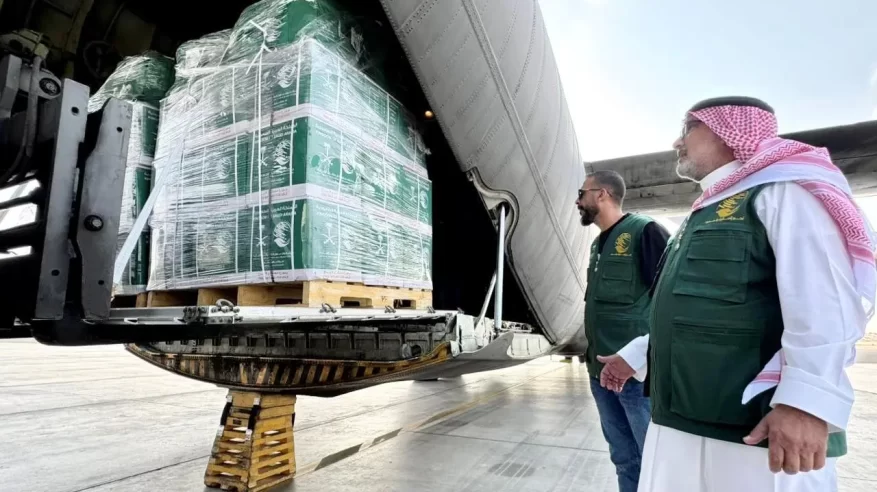 وصول الطائرة الإغاثية السعودية الـ72 لإغاثة الشعب الفلسطيني في قطاع غزة