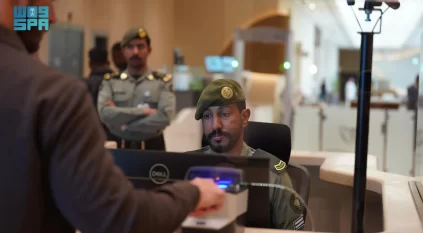 الجوازات تستقبل المسافرين القادمين إلى المملكة عبر مطار البحر الأحمر الدولي
