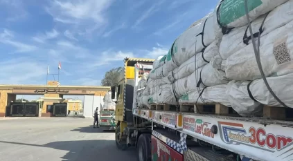 مساعدات إنسانية سعودية جديدة تعبر منفذ رفح إلى قطاع غزة 