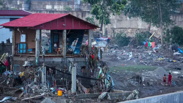 خسائر  إعصار كالمايجي تتجاوز 296 مليون دولار في فيتنام