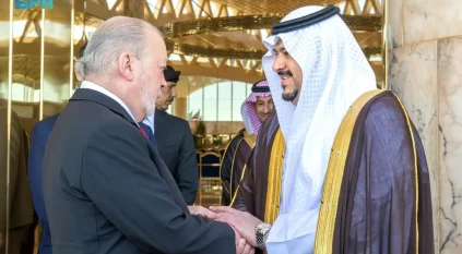 ملك ماليزيا يصل الرياض وفي مقدمة مستقبليه نائب أمير المنطقة