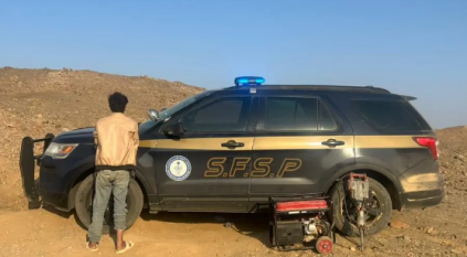 ضبط مخالف لنظام البيئة لاستغلاله الرواسب في تبوك