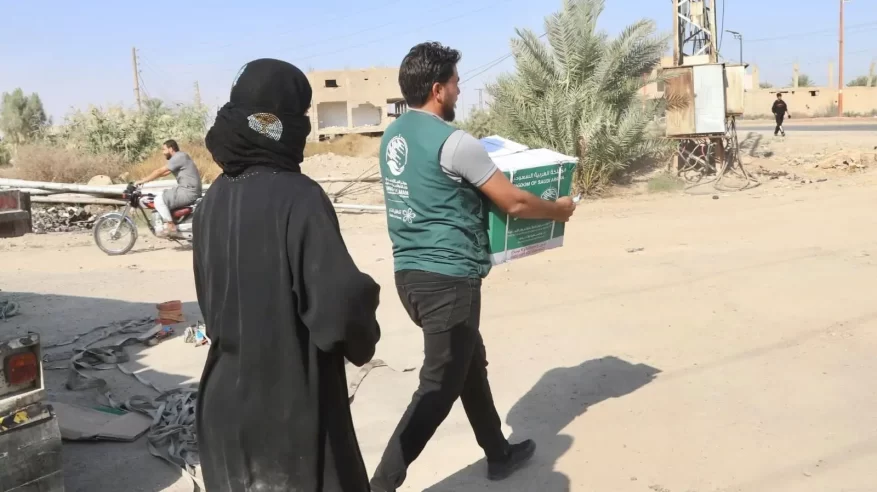 سلمان للإغاثة يوزّع 700 سلة غذائية في دير الزور بسوريا