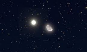اقتران القمر بكوكب زحل يزيّن سماء المملكة