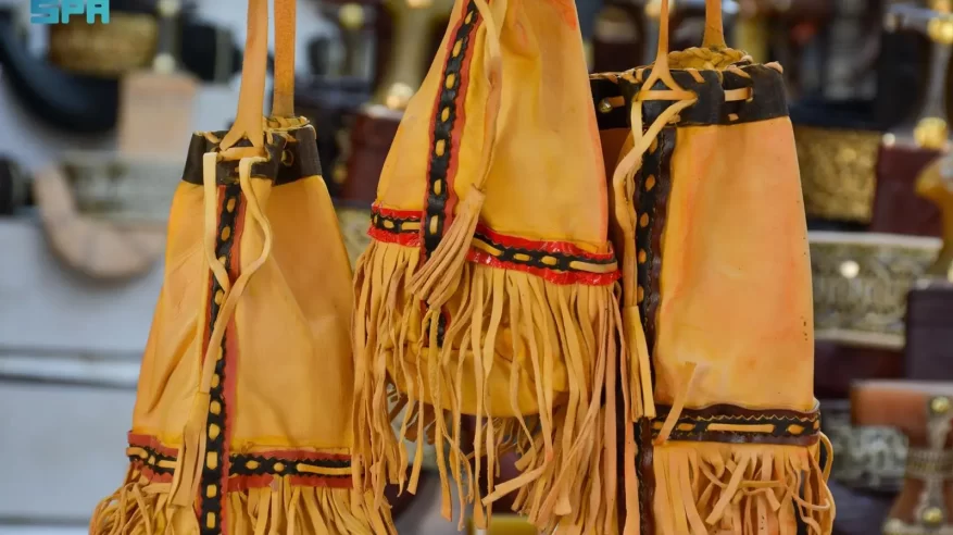 الصناعات الجلدية في نجران.. موروث تراثي أصيل وإتقان حرفي مبدع