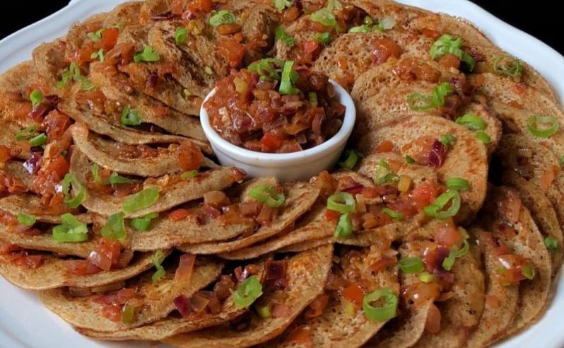 المأكولات الشعبية.. أطعمة رائجة في سوق الأسر المنتجة بالقصيم