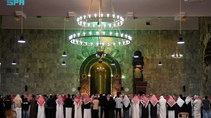 المصلون يؤدون صلاة الاستسقاء في جميع مناطق المملكة