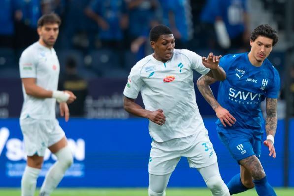 الهلال يفوز على الفتح بهدفين في دوري روشن