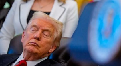 ترامب نائمًا.. صور تجتاح الإنترنت والبيت الأبيض يعلق