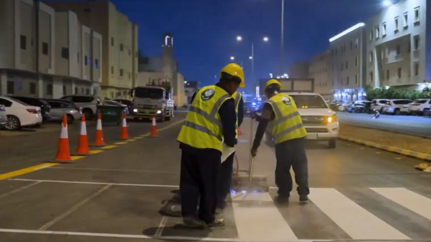 أمانة الرياض تنفذ دهانات أرضية بطول مليوني متر لرفع جودة الطرق