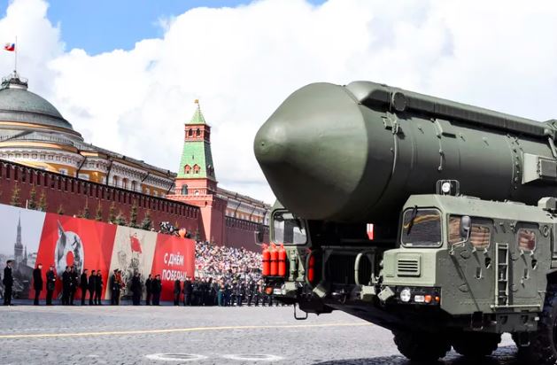 لافروف: نستعد لتجربة نووية تنفيذًا لأوامر بوتين