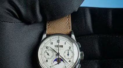 بيع ساعة “باتيك فيليب” النادرة بـ17.6 مليون دولار