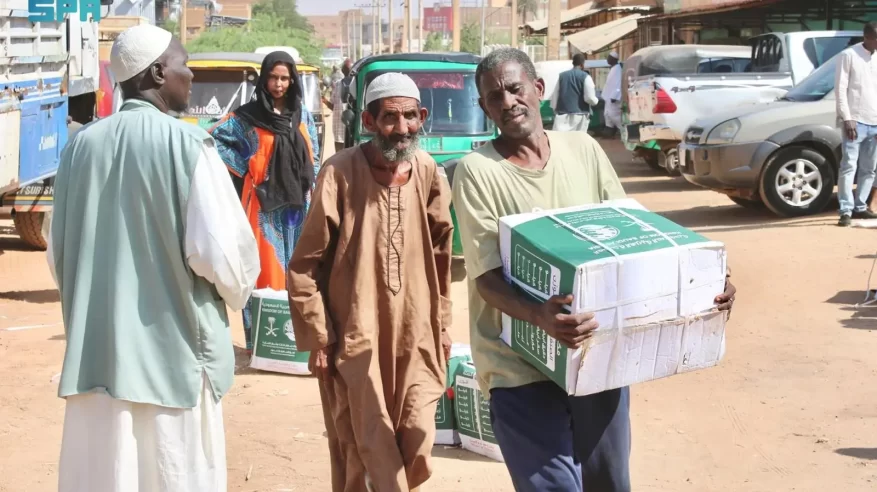 سلمان للإغاثة يوزّع 800 سلة غذائية في أم درمان بالخرطوم