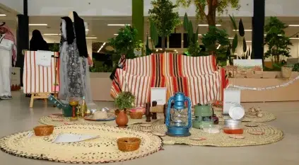 من جبال الحشر إلى سوق حِرفة.. رحلة أنامل تحفظ الذاكرة وتصنع الجمال