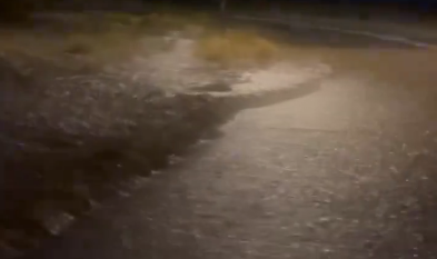 شاهد.. أمطار رعدية غزيرة على أحياء شرق مكة المكرمة