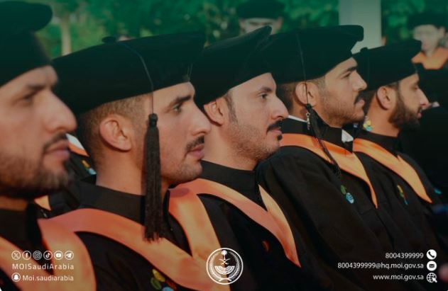 الداخلية تحتفي بتخريج 66 موظفًا من برنامج ماجستير هندسة الذكاء الاصطناعي