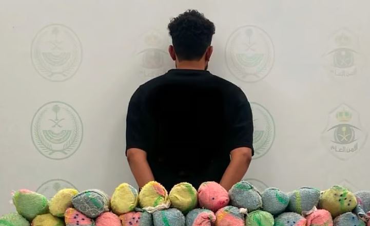 أمن الطرق يضبط مواطنًا بحيازته 68 كيلوجرامًا من القات بعسير