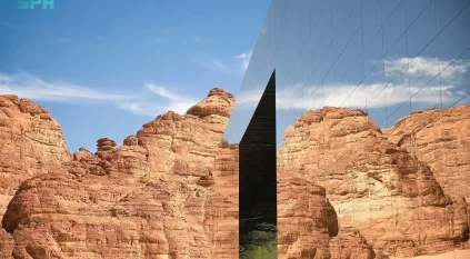 ما أكبر مبنى في العالم مغطى بالمرايا؟