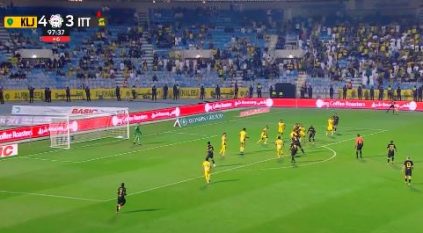 مباراة جنونية.. الخليج والاتحاد يتعادلان 4-4 بدوري روشن السعودي