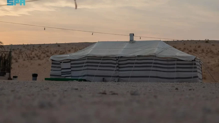 موسم التخييم في صحراء الشمال.. سياحة شتوية تتجدد كل عام