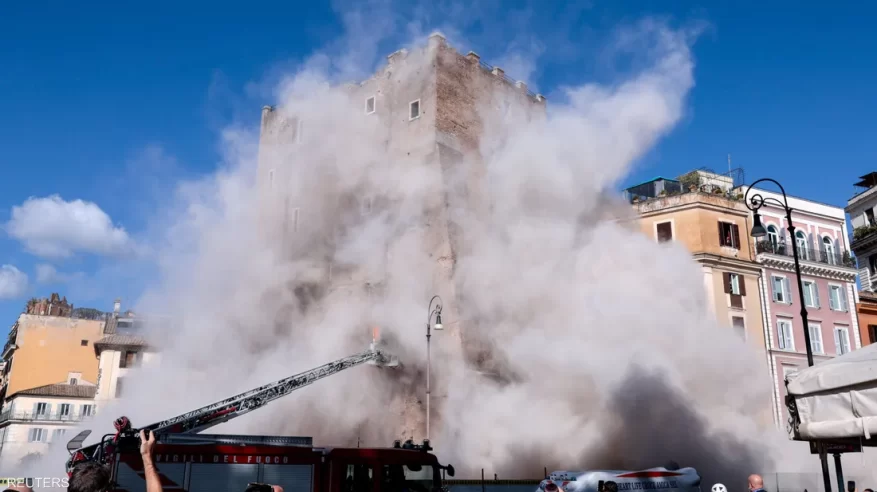 لقطات توثق لحظة انهيار مبنى أثري في روما أثناء ترميمه ومقتل عامل